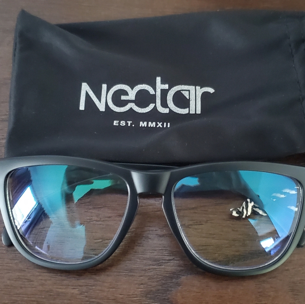Nectar Polarized Glasses New In Case
